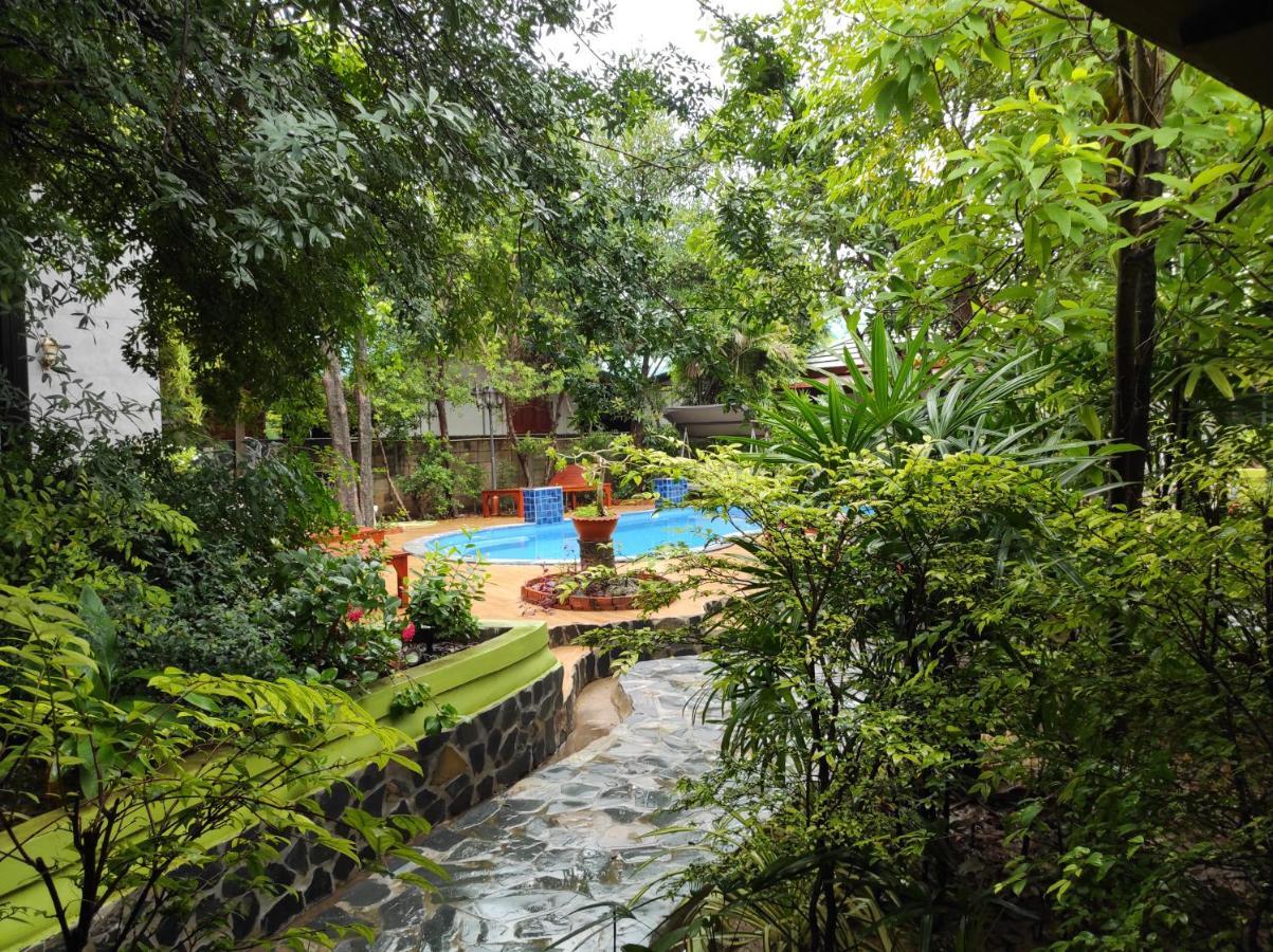 Foresto Sukhothai Guesthome Quarto foto