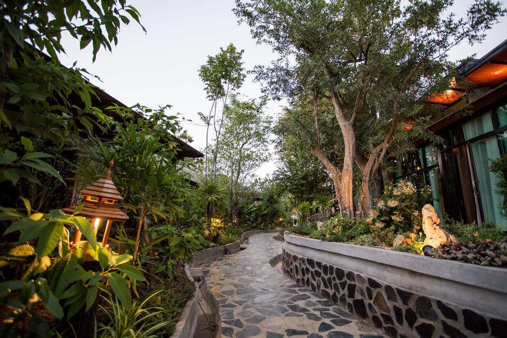 Foresto Sukhothai Guesthome Exterior foto